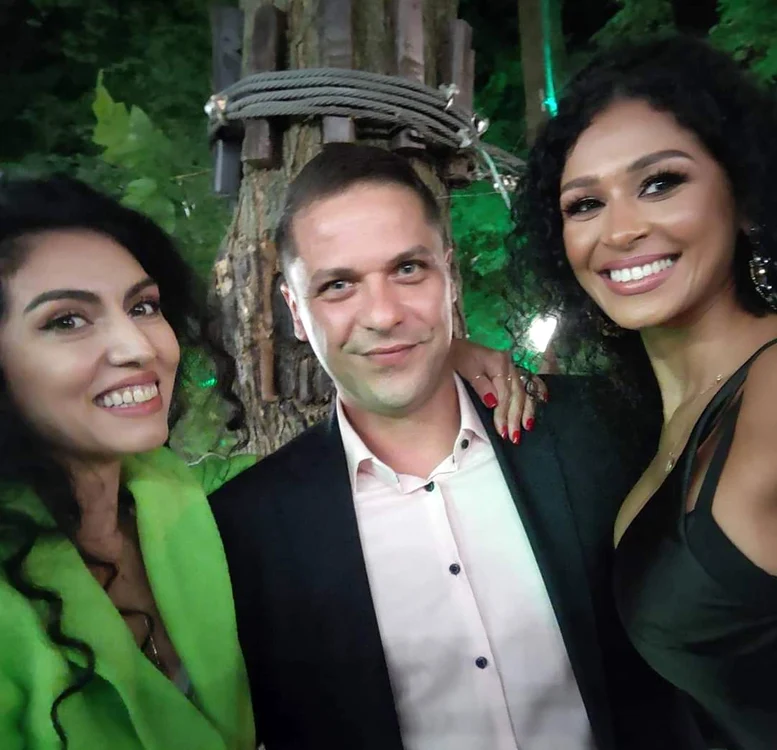 
    Augustin Viziru, încadrat de colegele de telenovele, Doinița Oancea și Majdafoto: Instagram  