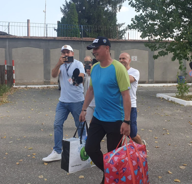 Cioacă a fost așteptat de cumnat în parcarea penitenciarului Foto: A.V.