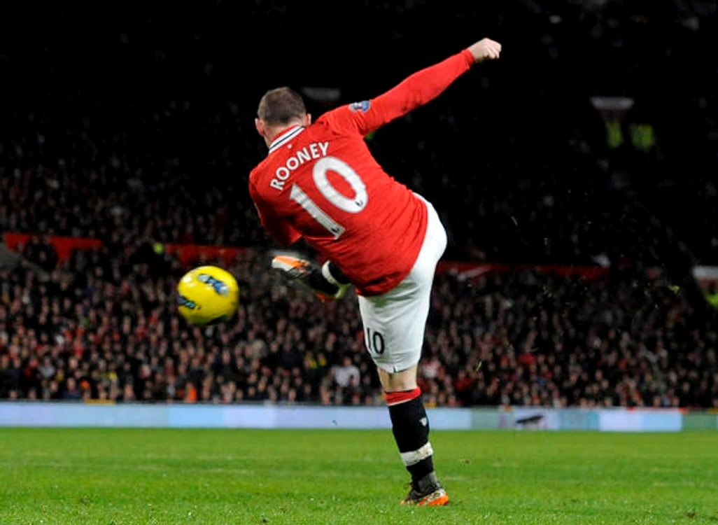 Rooney a băut şi el primii bani din fotbal, dar n-a derapat în felul în care a făcut-o descoperitorul său