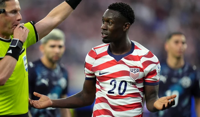 Folarin Balogun, protagonistul uneia dintre cele mai controversate faze (FOTO: EPA)