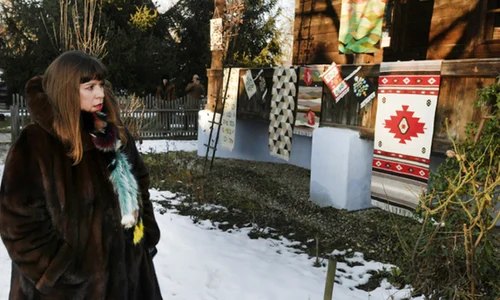 Artista vizuală Joana Vasconcelos, din Portugalia în România: „Politica este vremelnică, cunoştinţele şi meşteşugurile vor dăinui în veacuri“ png