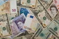 Bancnotele care valorează 1800 de lire