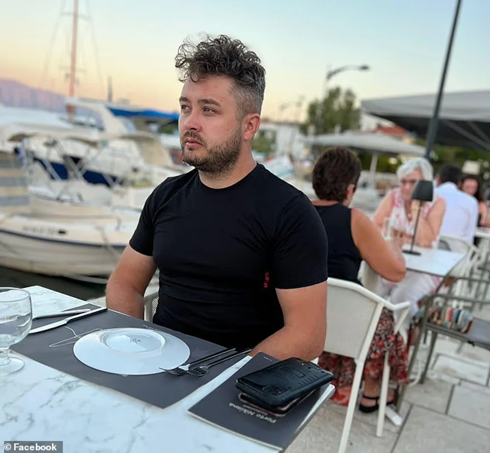 Vecinii, supărați pe un român din Marea Britanie care nu vrea să își dărâme garajul construit ilegal. „Este revoltător. Simt că nu mai vreau să locuiesc aici”