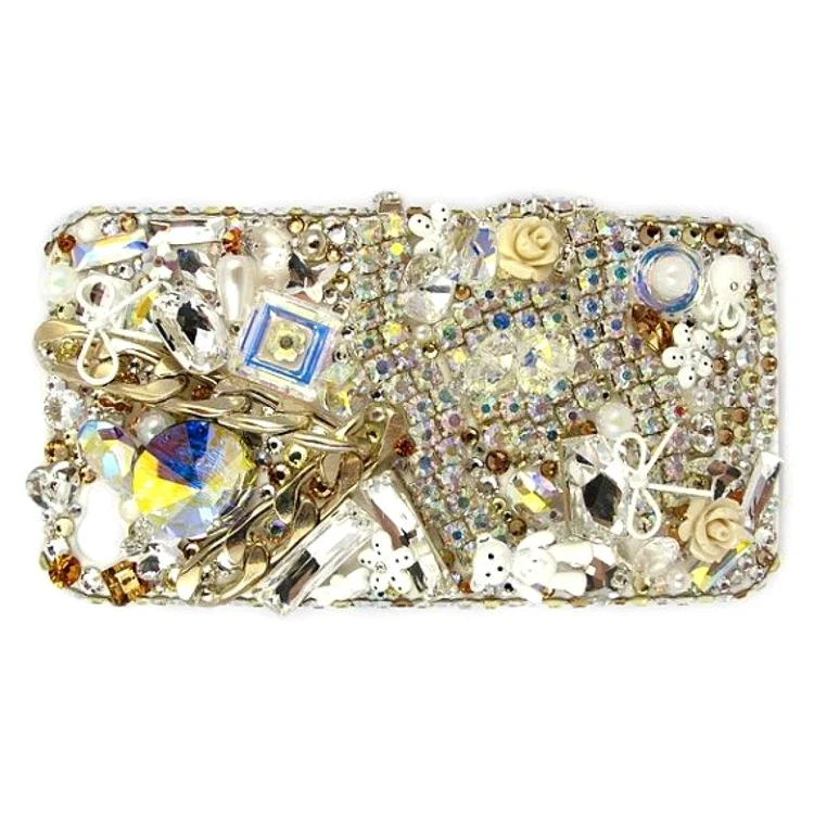 O husă bătută cu cristale Swarovski, cum puteţi găsi pe etsy.com, costă 239 de dolari FOTO Business Insider