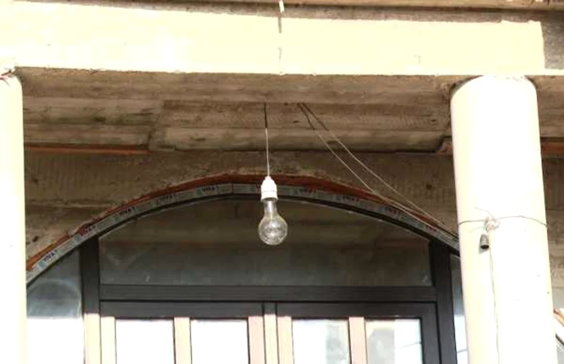 furt curent balteni