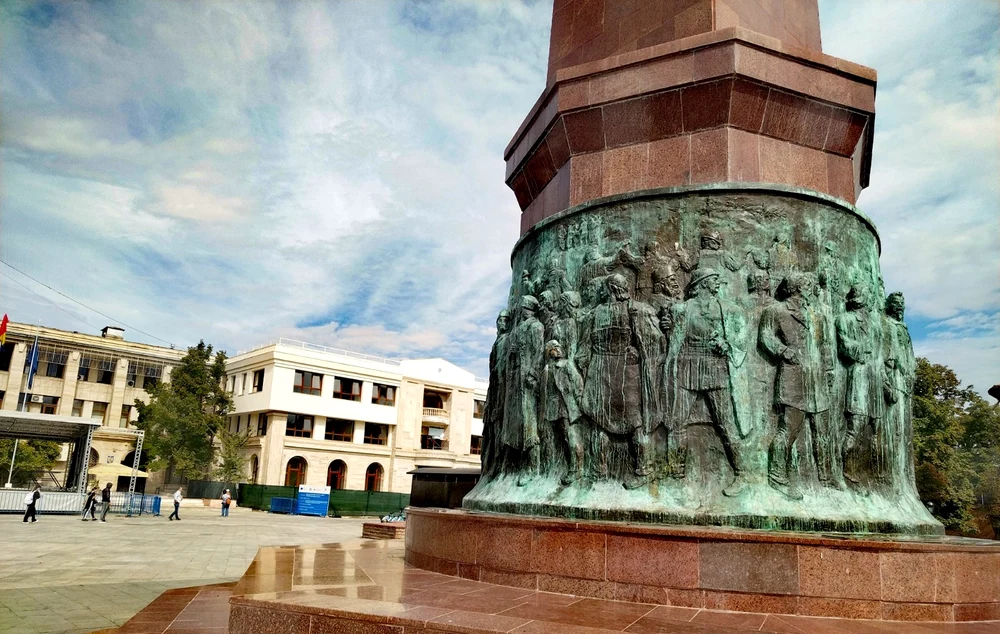 Monumentul Unirii din Focșani, înainte de inetrvenție FOTO: Ștefan Borcea