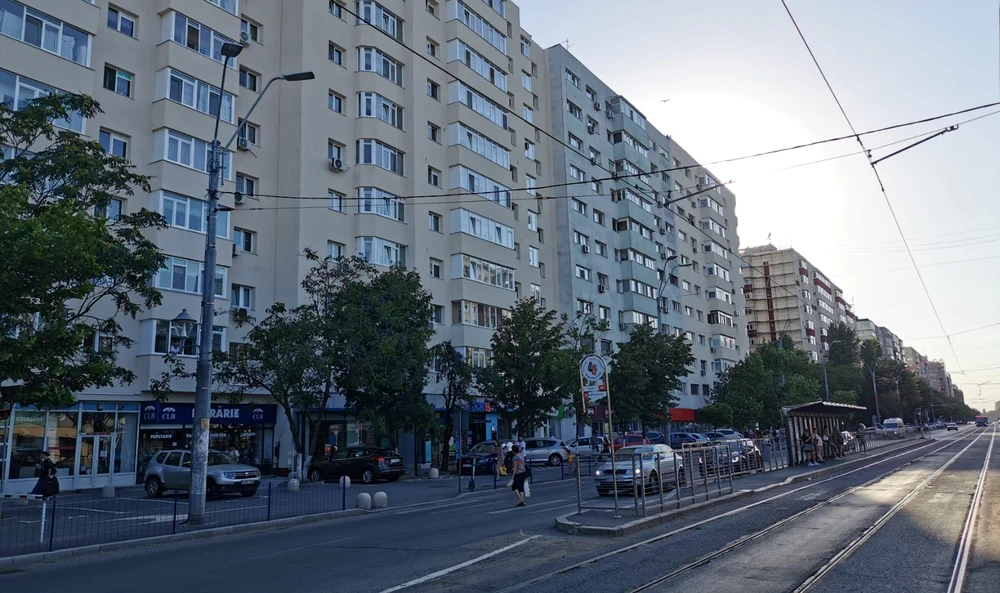 Coșmarul prin care trece un român care locuiește într-un bloc construit în anii 80 / foto: arhivă