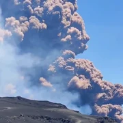 etna a erupt foto x png