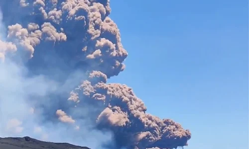 etna a erupt foto x png