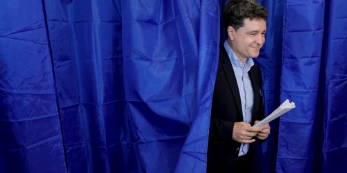 Nicușor Dan la vot. FOTO Inquam Photos / Octav Ganea