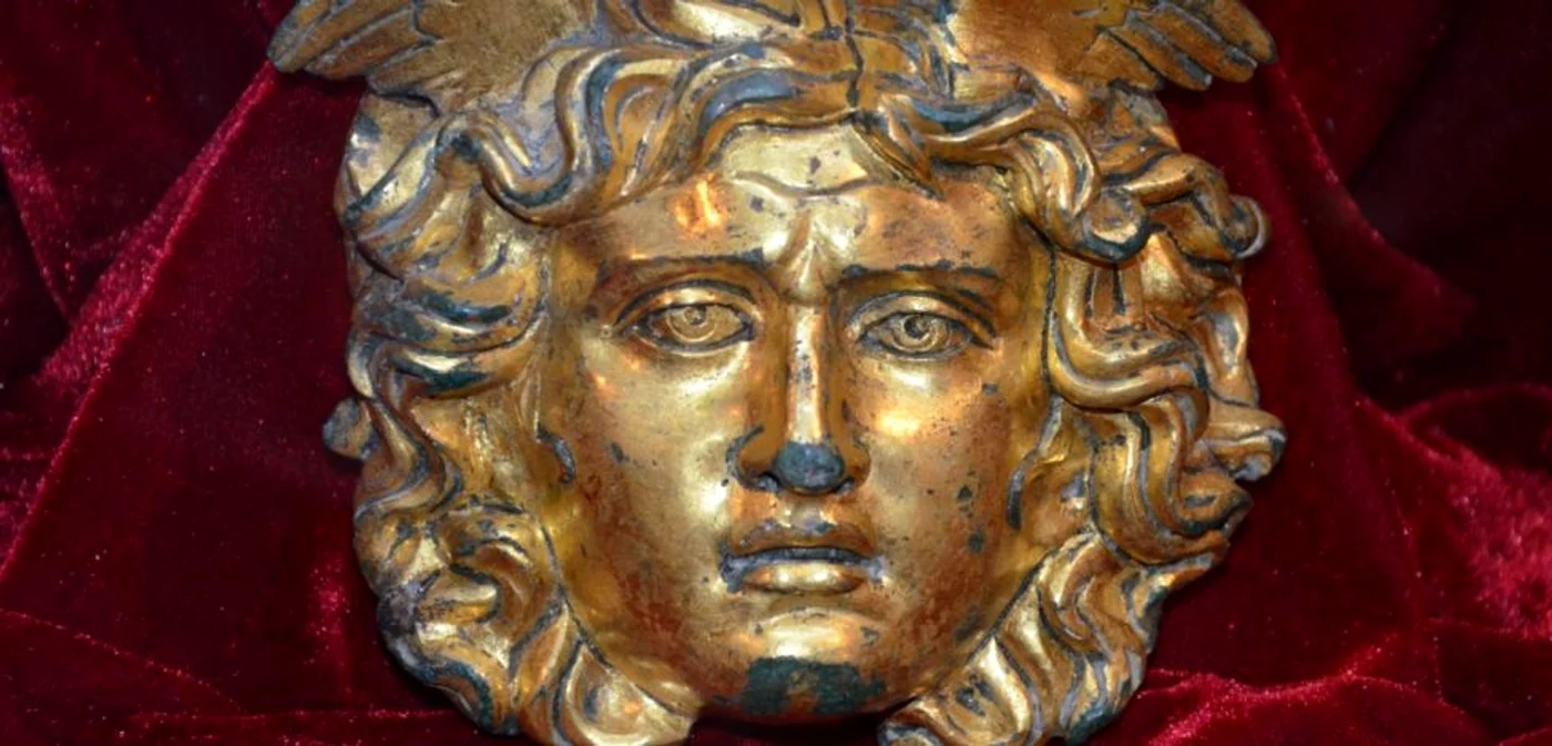 Medusa Gorgona, una dintre descoperirile preţioase din Ulpia Traiana Sarmizegetusa.