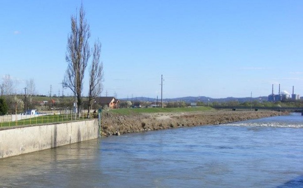 Cod portocaliu și Cod galben de inundații, valabile până joi seara, în mai multe județe din țară. Care sunt zonele vizate