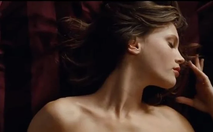 Marine Vacht este protagonista peliculei.