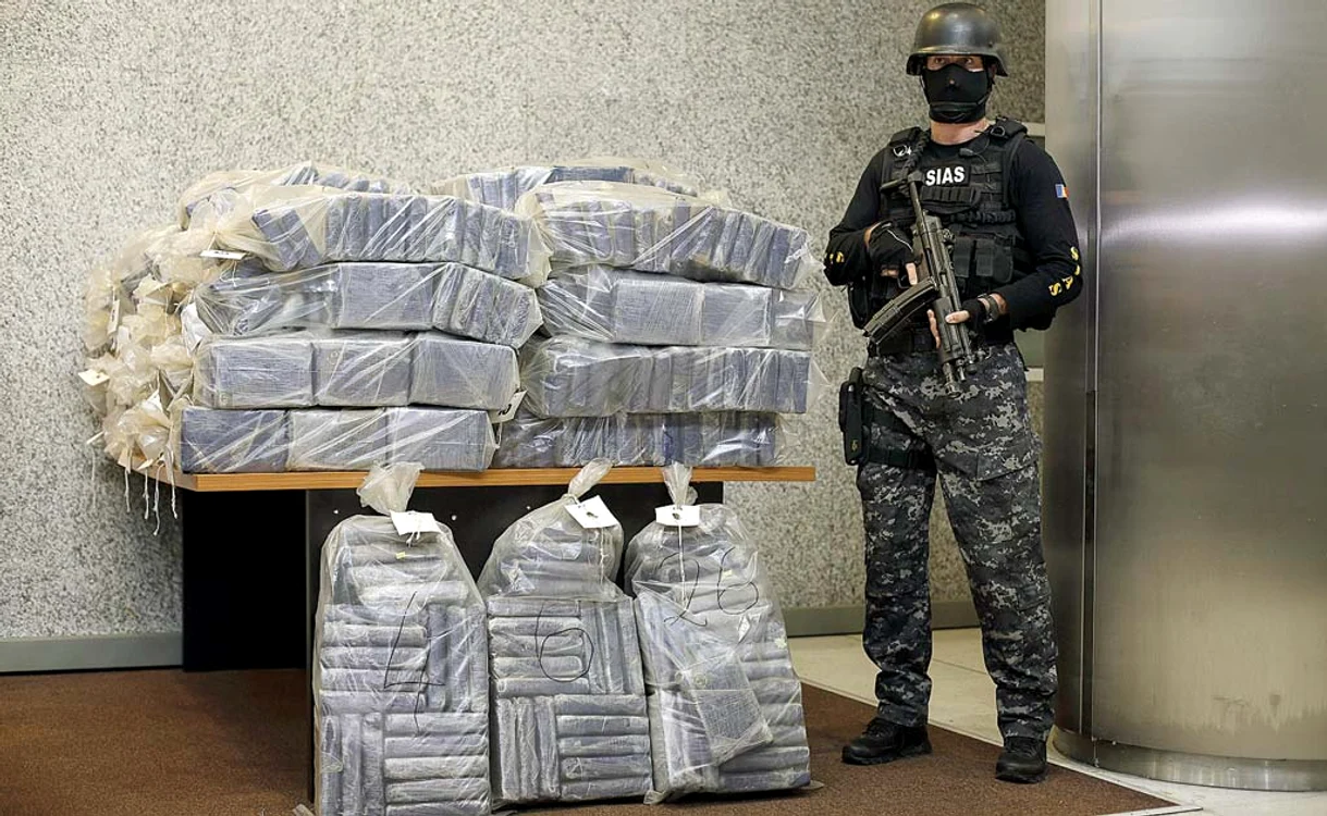 Captura de cocaină a fost adusă, vineri, pentru expertizare la sediul DIICOT din CapitalăFoto: Inguam