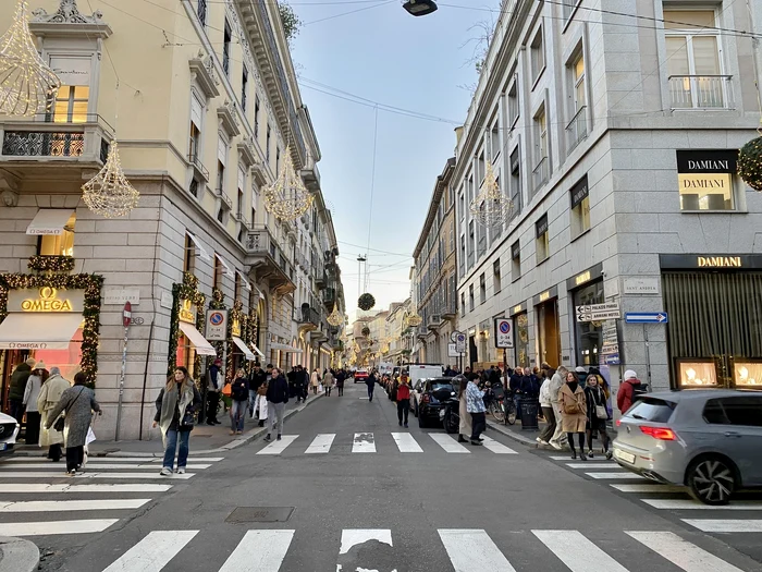 Via Montenapoleone din Milano