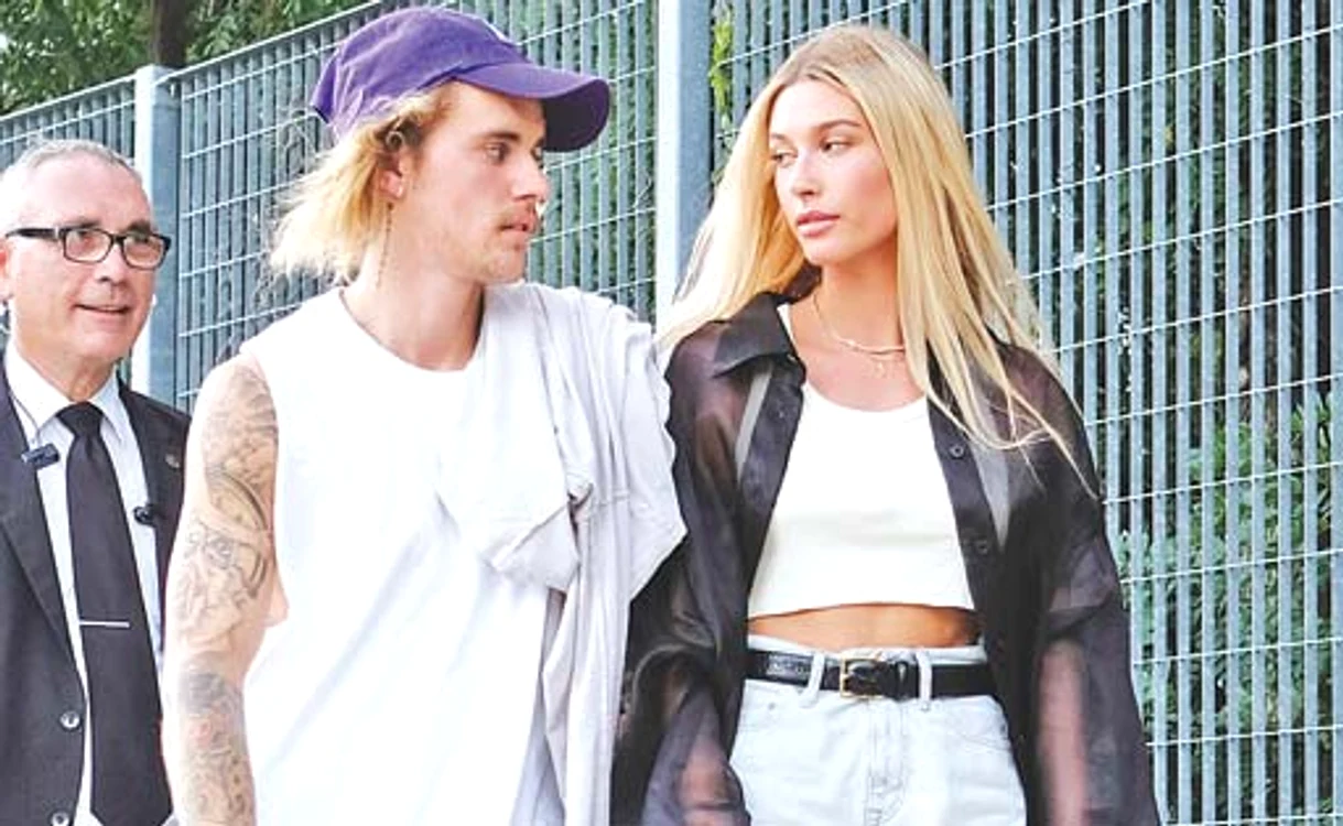 
    Bieber petrece cea mai mare  parte a timpului cu soţia, Hailey  