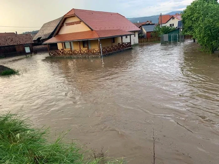 Localitatea Căpâlnița, din județul Harghita, au fost inundate după ploile torențiale căzute în noaptea de 9 spre 10 iunieFotografii: ISU Harghita