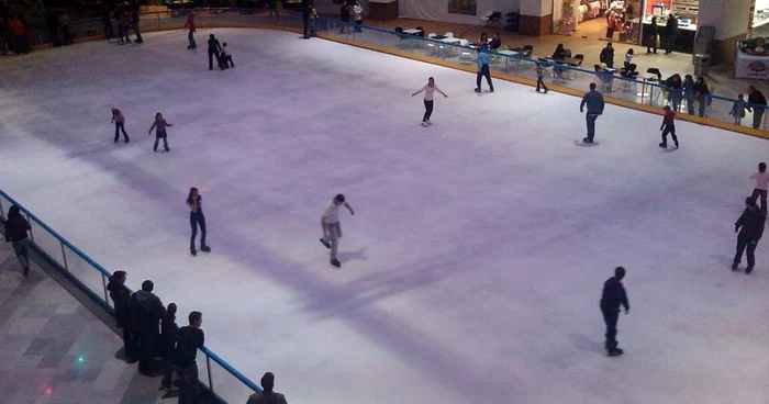 Patinoarul este amplasat în fosta locaţie a Interexului