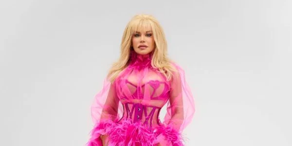 Loredana Barbie Foto Arhivă personakă Instagram JPG