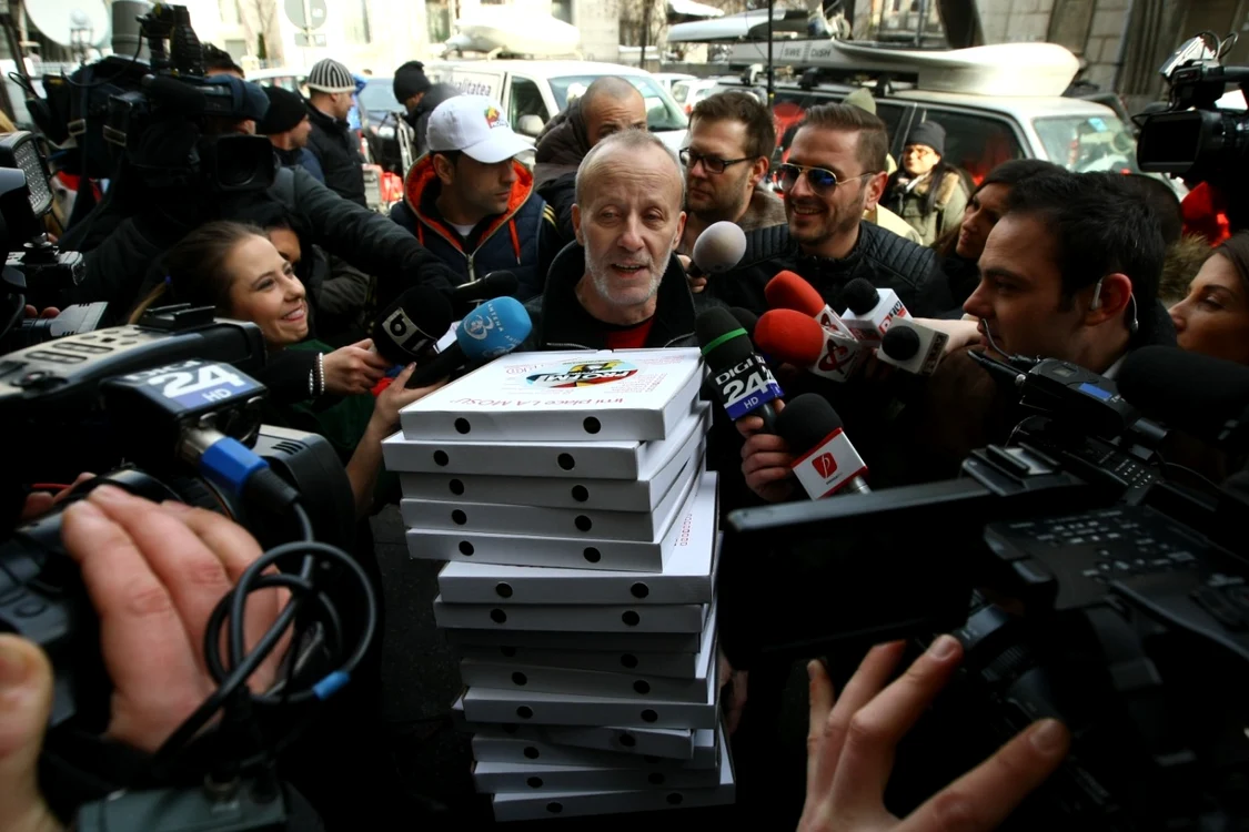 Andrei Gheorghe le-a dus pizza procurorilor DNA, în semn de mulţumire, în 2015 FOTO Marian Iliescu