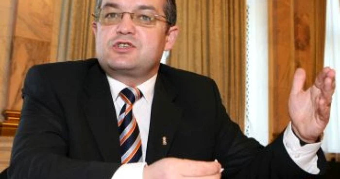 FMI a ajuns la Guvern / Emil Boc: ''Nu au ce să ne reproşeze''