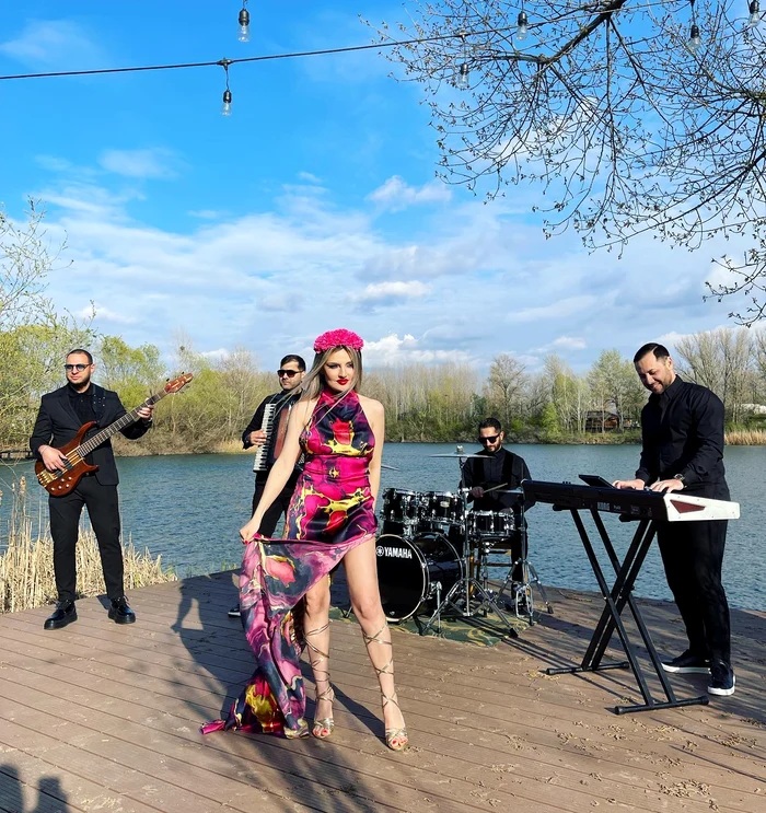 Solista Miryam a îngheța la filmările videoclipului „Soarele sau luna”