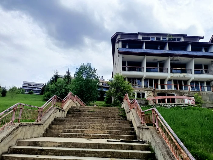 Hotelul din stațiunea Vidra Foto: Daciana Stoica