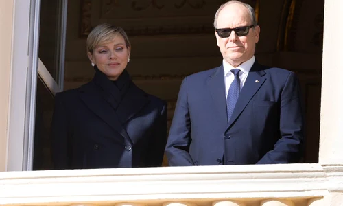 Printul Albert de Monaco si Printesa Charlene de Monaco la procesiunea de pe stanca Principatului   Palatul Princiar (4) jpg