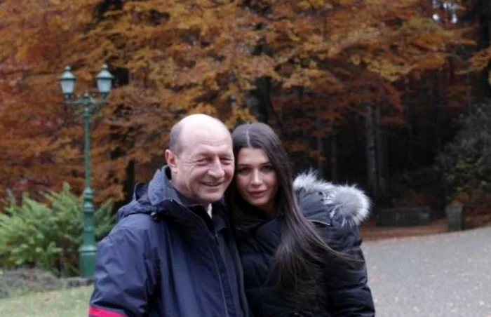 Traian Băsescu şi fiica sa Elena FOTO Facebook