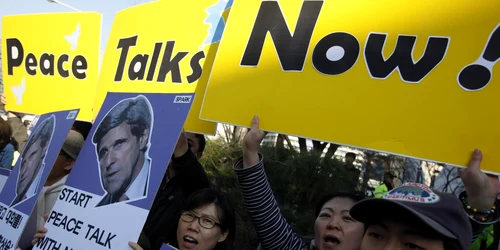 Activişti împotriva războiului au cerut negocieri de pace între SUA şi Coreea de Nord Reuters