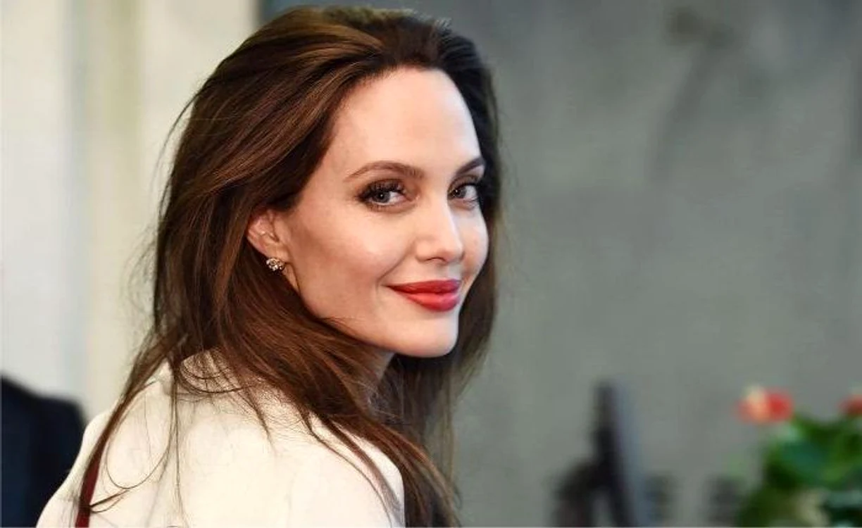 Angie are 43 de ani și-și crește singură cei șase copiifoto: arhivă