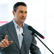 tanczos barna foto facebook (1) png