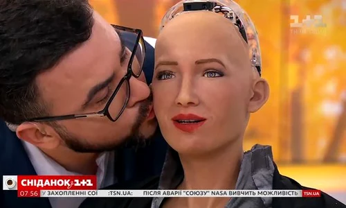 Prezentatorul ucrainean spune că Sophia a fost încântată de sărutul lui jpeg