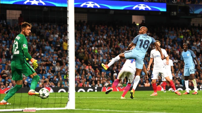 Delph îl învinge pe Cojocaru FOTO UEFA.com