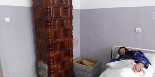 pacient internat la spitalul din strehaia FOTO Corina Macavei 