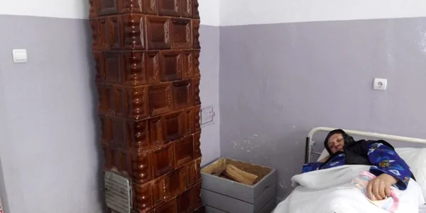 pacient internat la spitalul din strehaia FOTO Corina Macavei 