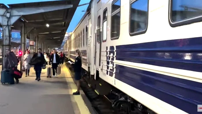 Trenul Kiev - București, întârziere de cinci ore pe teritoriul Ucrainei, din cauza unei avarii la rețeaua electrică