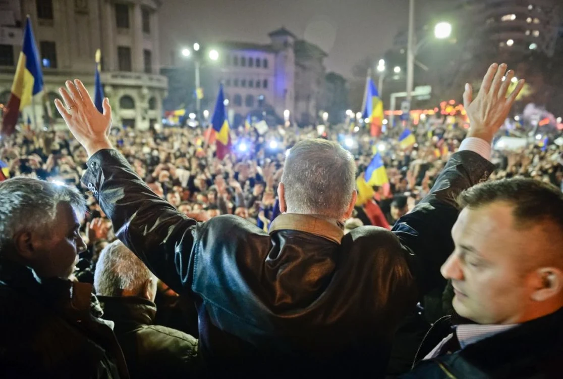 Klaus Iohannis a fost votat masiv de românii din ţară, dar şi cei din străinătate