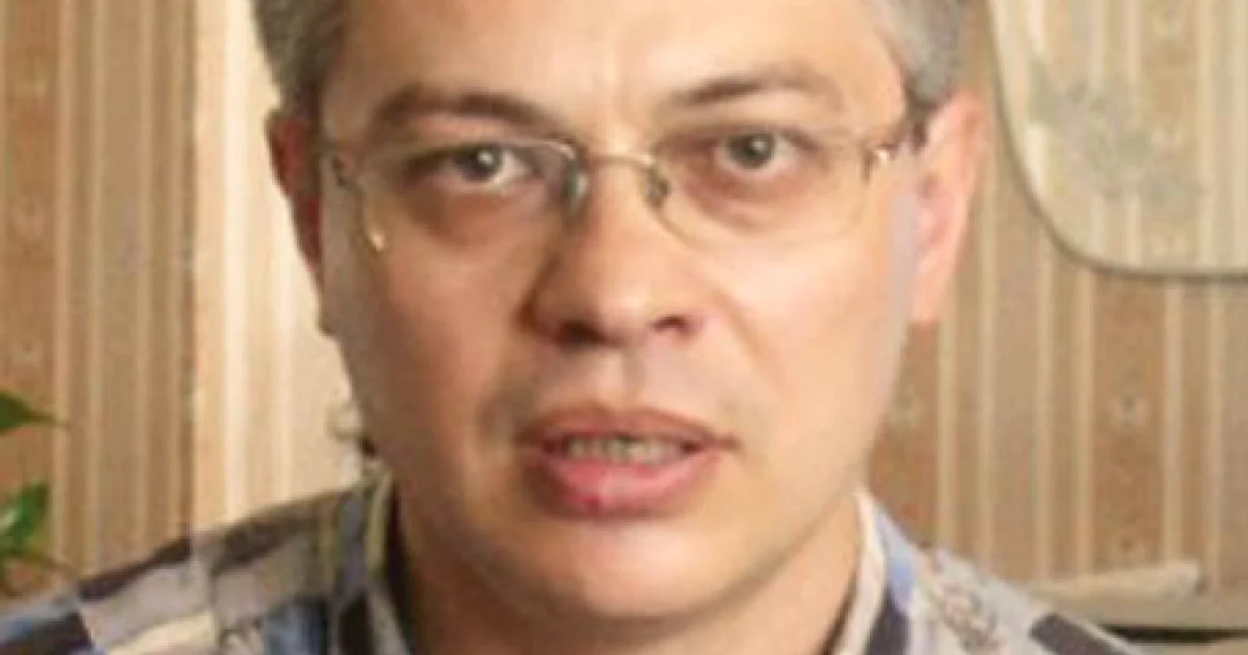 Vitalie Ciobanu  este un renumit scriitor pe ambele maluri ale Prutului şi redactorul-şef al revistei moldoveneşti „Contrafort".