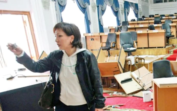 Cum arată interiorul Parlamentului după devalizare