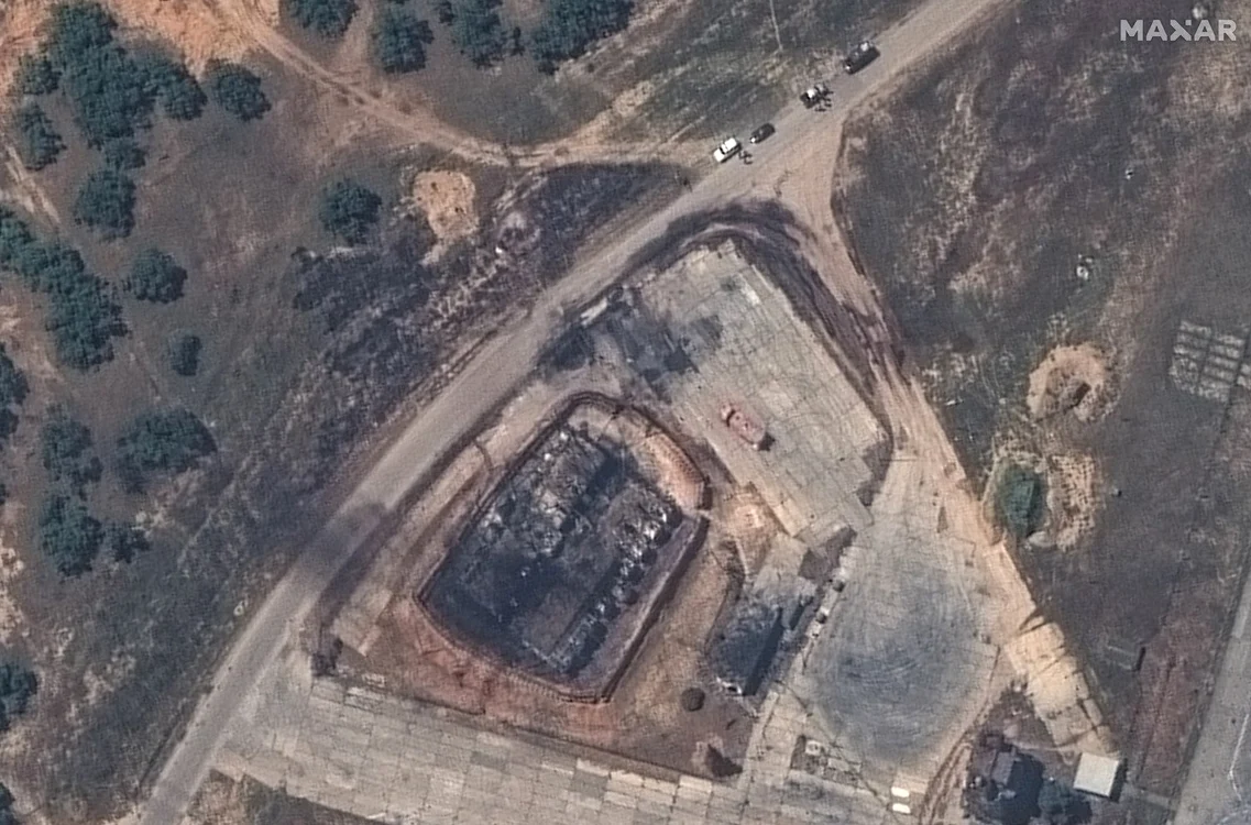 Urmările atacului asupra aerodromului Belbek FOTO X/Christiaan Triebert