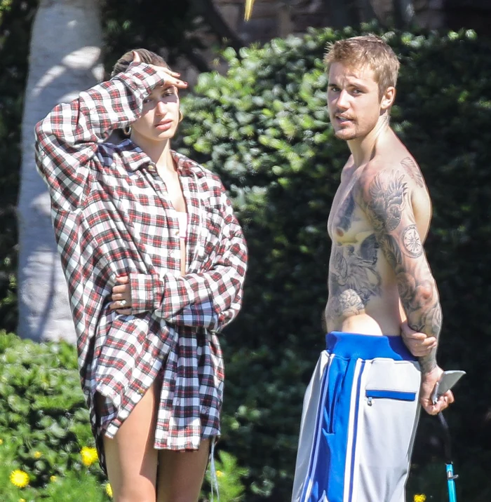 Justin Bieber și soția lui, Hailey Baldwin, au petrecut o zi întreagă alături de mama artistului