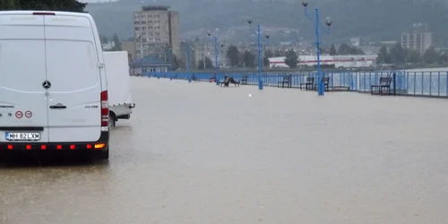faleza orsovei inundata FOTO Corina Macavei 