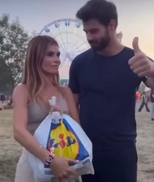 Scandal, după ce iubitul Sânzianei Negru a aruncat la gunoi produsele Lidl pe care influencerița le folosise pentru promovarea brandului. Cum își justifică gestul | VIDEO