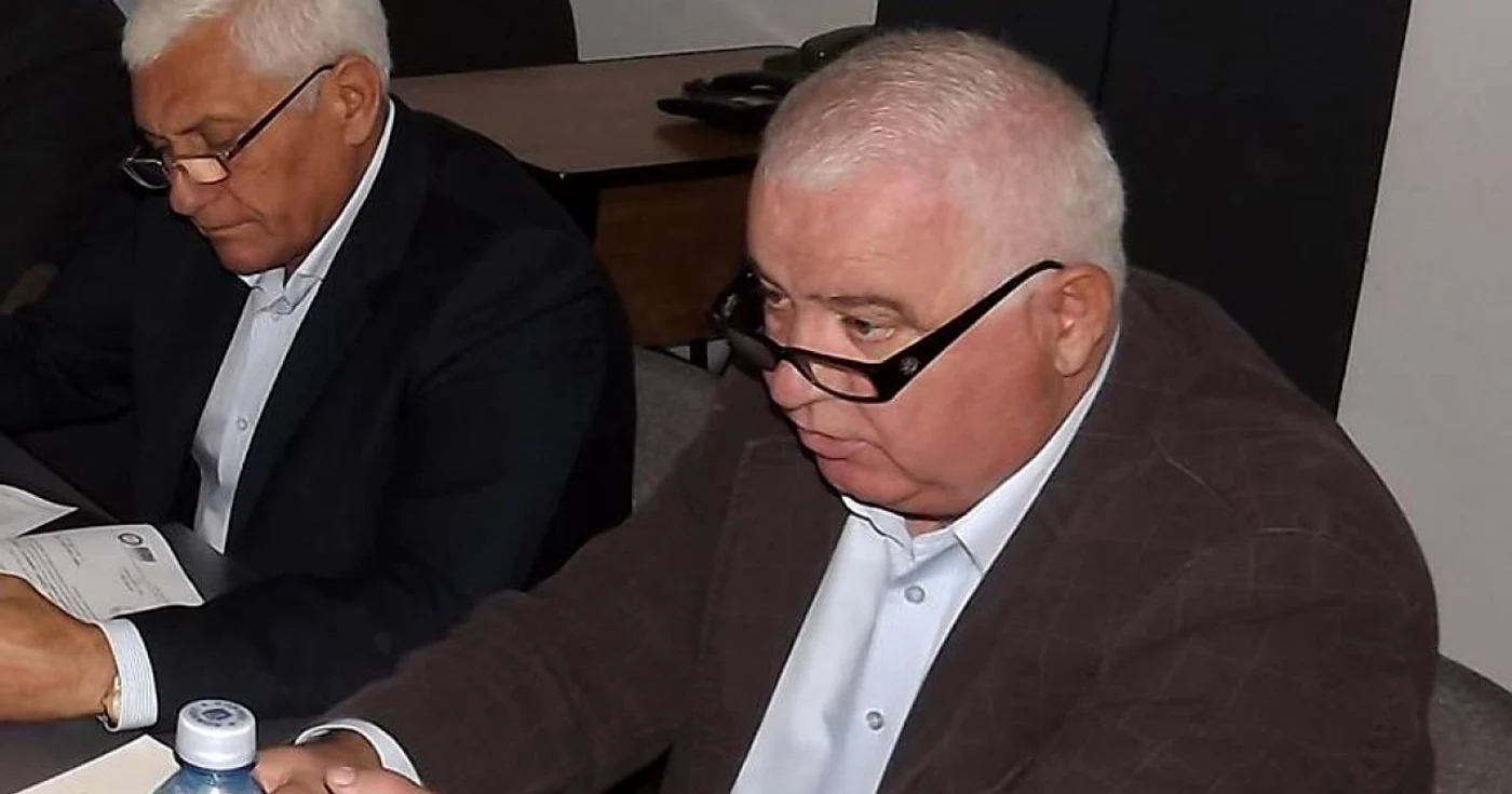Decebal Bacinschi şi Manole Merchea trag speranţe că vor primi bani de la Guvern