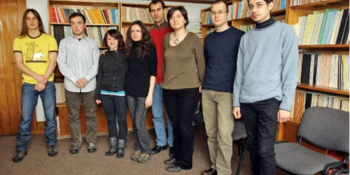 Tinerii români sunt pregătiţi de profesori de renume din România şi din străinătate
