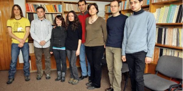 Tinerii români sunt pregătiţi de profesori de renume din România şi din străinătate