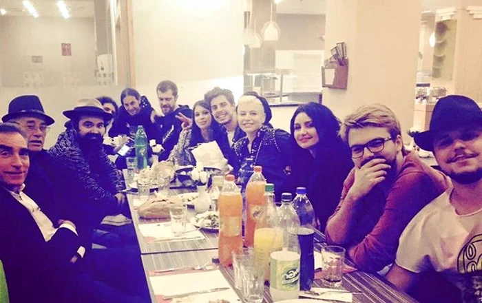 Loredana, Petre Roman și Silvia Chifiriuc au luat masa împreună