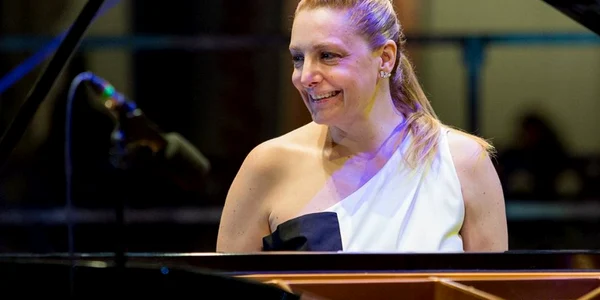 Madalina Pasol pianista