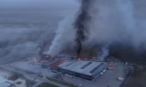 incendiu fabrica grecia jpg